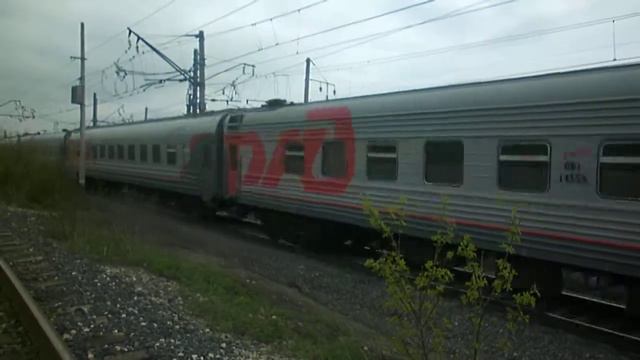 Электровоз ЧС7-275 с фирменным поездом «Южный Урал» смотреть онлайн