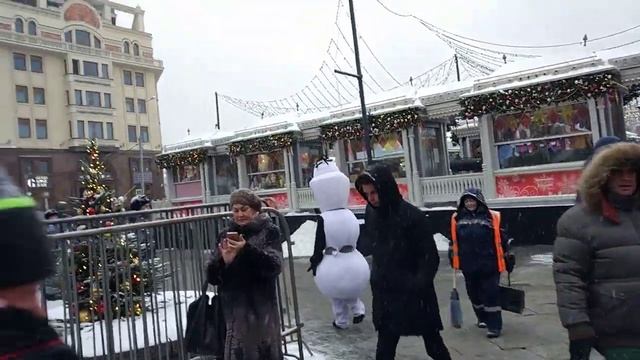 Весёлый снеговик смотреть онлайн