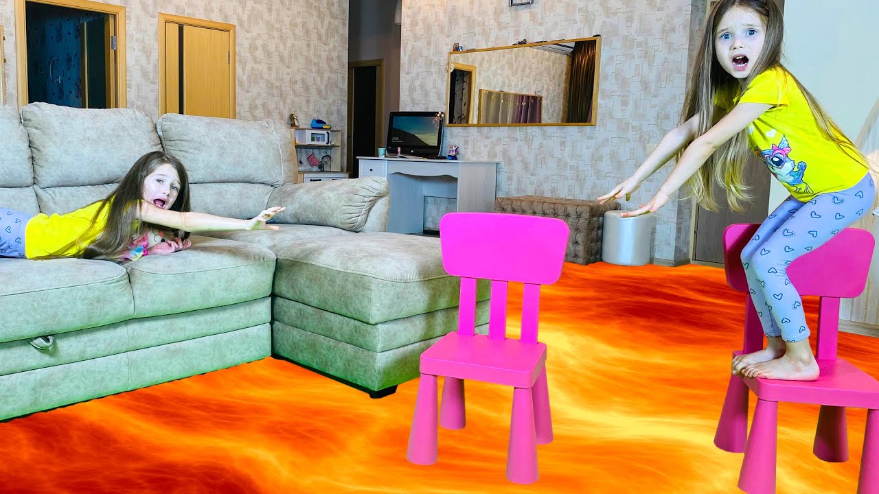 Полина играет в челлендж The Floor Is Lava