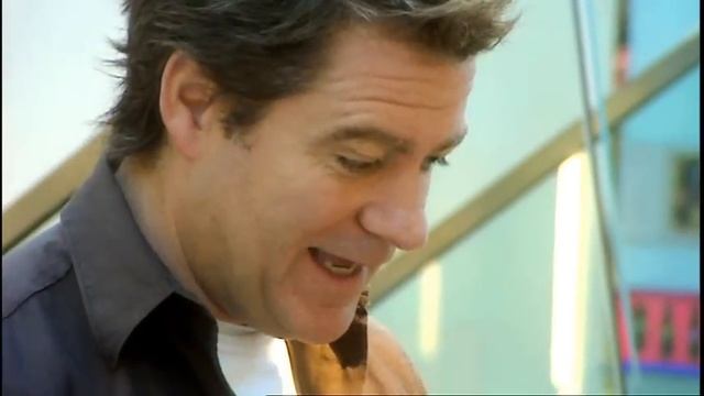 Charles Worthington Restyles Sue's Hair - 10 Years Younger