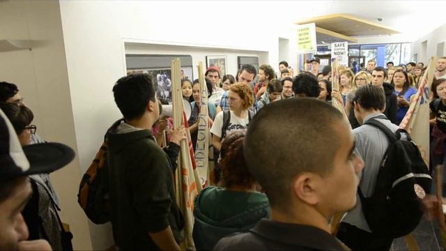 Janet Napolitano Visit Protested at UC Santa Cruz смотреть онлайн