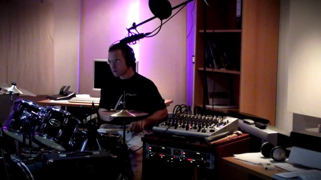 Drums recorded with 4 mics - (Song Dunkle Mächte) смотреть онлайн