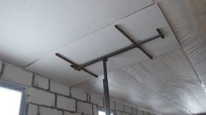 Как подшить потолок гипсокартоном одному. How to hem the ceiling with drywall?
