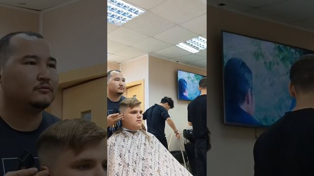 Классическая причёска в базе полу бокс. смотреть онлайн
