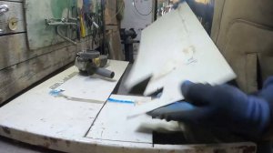 Ваз 2101 варим дно. Ужас сколько пришлось срезать.