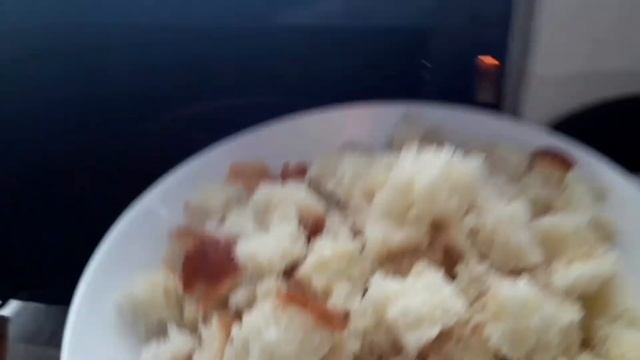 ДОМАШНИЕ СУХАРИКИ ЗА 5 МИН В МИКРОВОЛНОВКЕ // ДЕТИ ПОПРОСИЛИ ПРИГОТОВИТЬ ЧТО-ТО ВКУСНОЕ ... смотреть онлайн