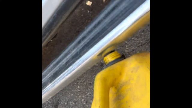 How to remove fuel from a 2005 F150 смотреть онлайн