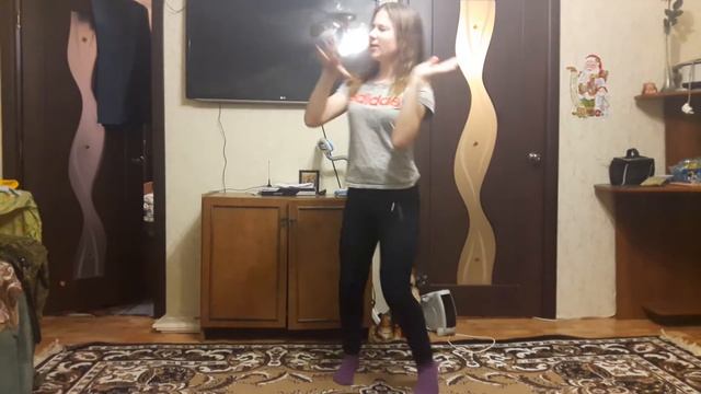 Танцую под песню Марьяна Ро "Мега звезда" смотреть онлайн