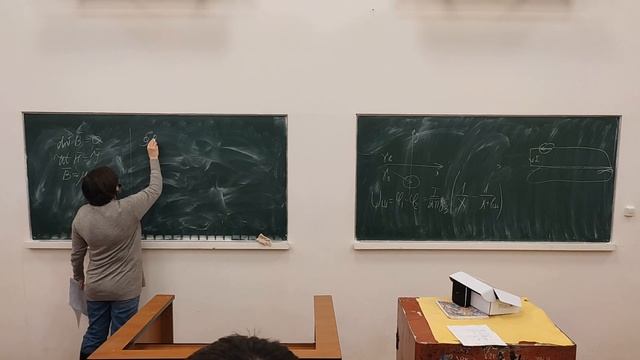 Расчёт электростационарного поля полусферического заземлителя. Шаговое напряжение. М. п. ПТ. смотреть онлайн