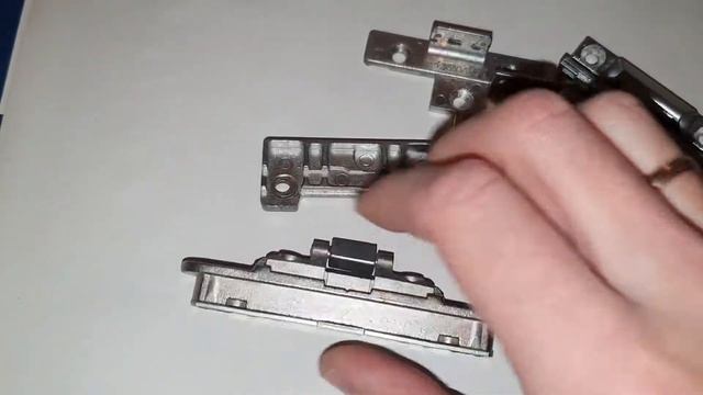 Как самому отрегулировать поворотную створку окна или двери со стороны петель, без проветривания. смотреть онлайн
