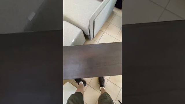 Купил диван а стол с пуфиками в комплекте)! Ну огонь же! смотреть онлайн