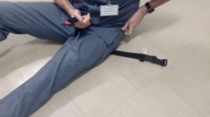 Как накладывать турникет! Наложение на ногу и руку.