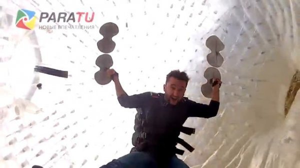 Как ощущает себя человек внутри зорба - смотрите видео зорбинг.As a person feels inside the Zorb.