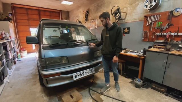 СТРОИМ Автодом своими руками | Начало постройки дома на колёсах. Toyota Lite Ace. смотреть онлайн