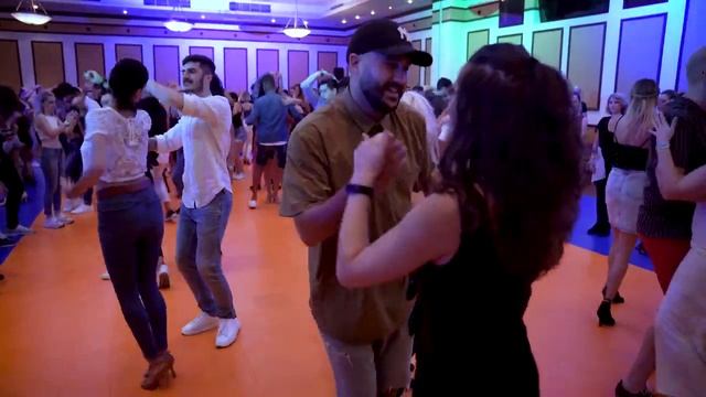 Desiree / Dario bachata social dance @bachatasensual #danielydesiree смотреть онлайн