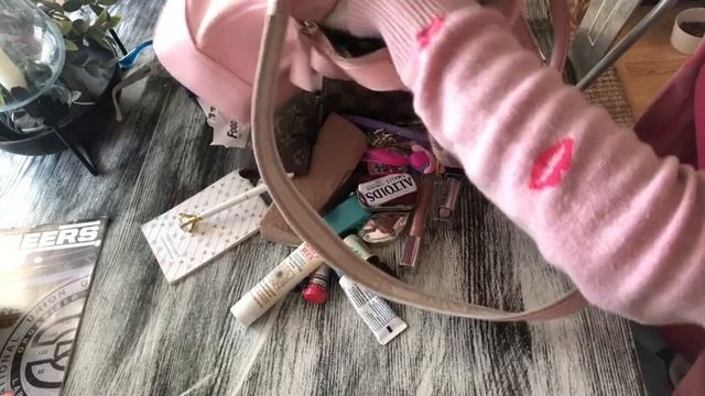 What's in my NEW Purse?! ROUGH AND TUMBLE! смотреть онлайн
