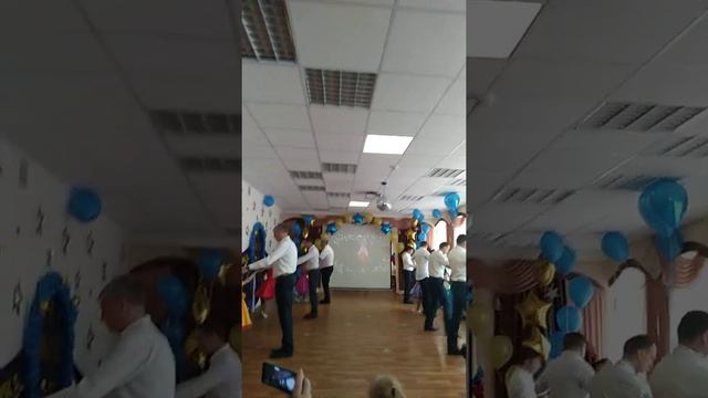 Танец отцов и дочерей!!!Очень трогательно!!!!Выпускной в детском саду!!! смотреть онлайн