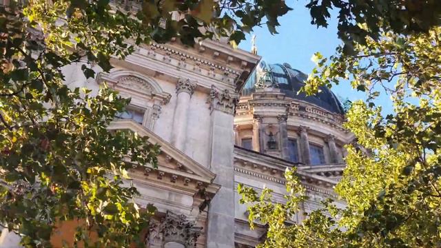 Обедаем в телебашне и целуемся как Брежнев! Берлин, Германия смотреть онлайн