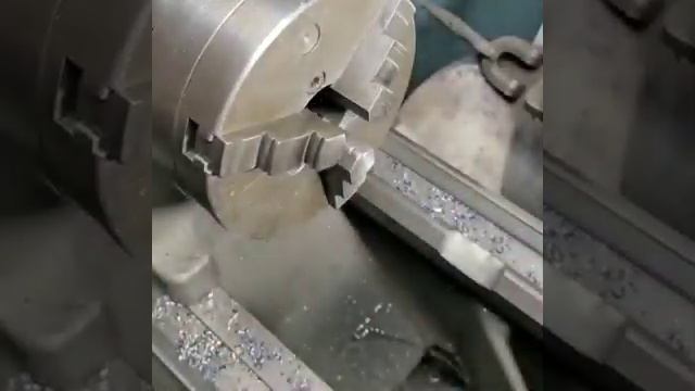Have you seen this old Lathe trick for chucking delicate threads without damaging them? #shorts смотреть онлайн