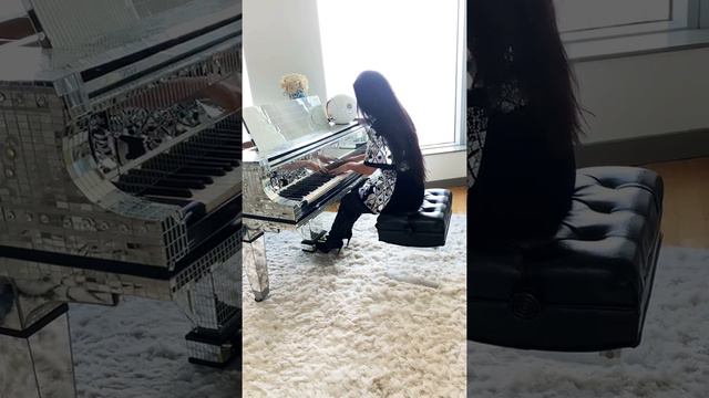 Chloe Flower | Old Town Road Piano Cover смотреть онлайн