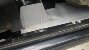 Прокладка шестиметрового кабеля в BMW e53, для подключение Головного устройства на Android