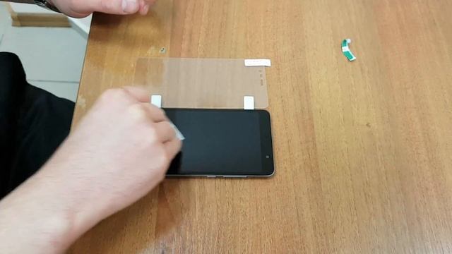 Клеим матовое защитное стекло из китая на телефон XiaoMi смотреть онлайн