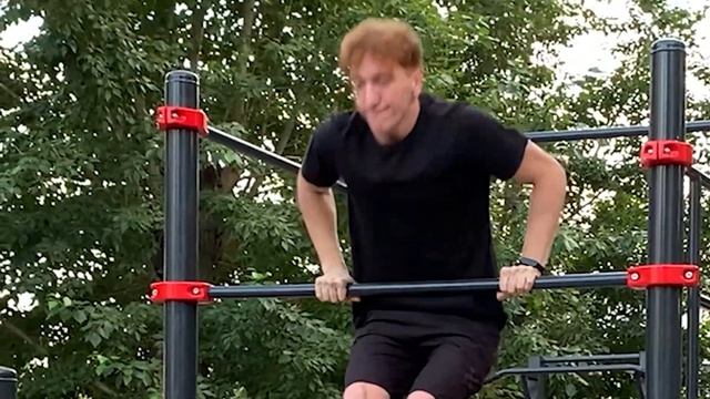 КАК НАУЧИТЬСЯ ДЕЛАТЬ ВЫХОД НА ДВЕ?! // ОБУЧАЛКА ВЫХОДУ СИЛОЙ смотреть онлайн