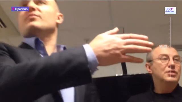 Черный риэлтор АН "МСК групп" добивает пенсионерку смотреть онлайн