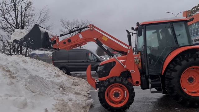 Трактор Kubota M704KQ смотреть онлайн