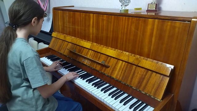 Замалиева Алиса. Гамма Соль диез минор. смотреть онлайн
