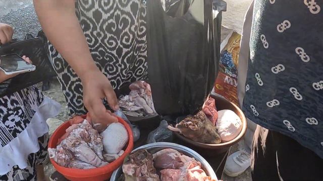 Street food in Uzbekistan | Уличная еда в Узбекистане | ЧИЯЛ ЯХНА МОЛ БОЗОР | Wild Fork Foods смотреть онлайн