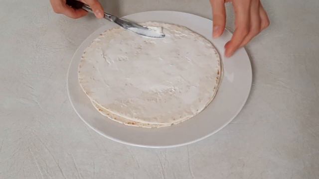 Вкусно и очень просто! Рулетики из лаваша с лососем! Лучшая закуска на праздничный стол! смотреть онлайн