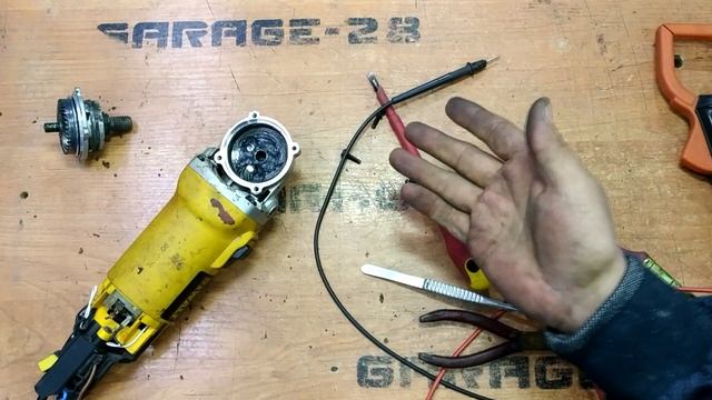 РЕМОНТ БОЛГАРКИ УШМ DEWALT DWE4119-KS, ЗАМЕНА ШНУРА, ЧИСТКА, РЕМОНТ СТОПОРА, ПРОФИЛАКТИКА, РАЗБОРКА смотреть онлайн
