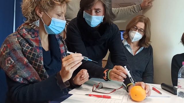 EMERGENZA IN ALTO MARE - Come me la caverò da sola in barca? смотреть онлайн