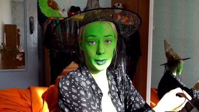 МАКИЯЖ и ОБРАЗ на ХЭЛЛОУИН "Зелёная ведьма" смотреть онлайн