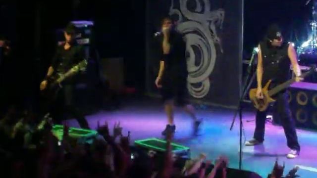 Amatory - Черно-белые дни (live 20.11.10 в Москве) смотреть онлайн