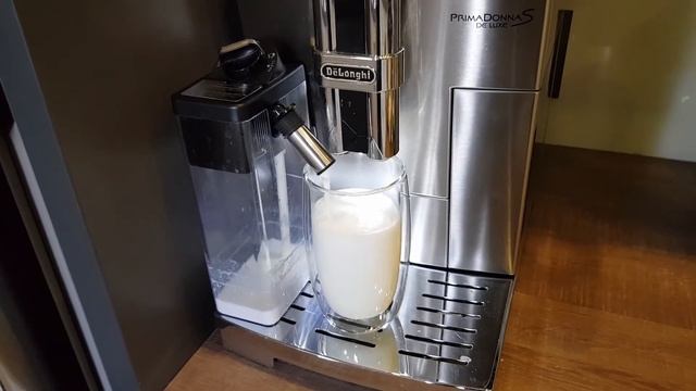 Ekspres DeLonghi PrimaDonna S w akcji смотреть онлайн