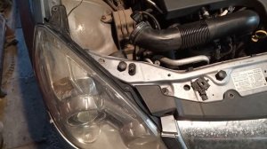 Заміна лампочки на ближнє світло Вектра Ц