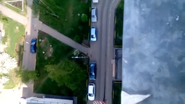 Сброс бутылки с 17 этажа смотреть онлайн