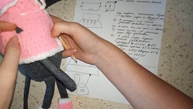 Одежда для игрушки / Вяжем шубку для игрушки / Расчет петель для вязания одежды / амигуруми смотреть онлайн
