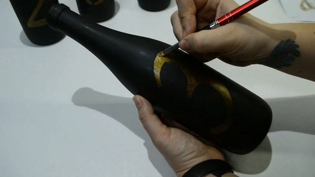 НОВОГОДНИЙ ДЕКОР ИЗ СТЕКЛЯННЫХ БУТЫЛОК СВОИМИ РУКАМИ /БЮДЖЕТНЫЕ ИДИ/ ВСТРЕЧАЕМ КРАСИВО смотреть онлайн