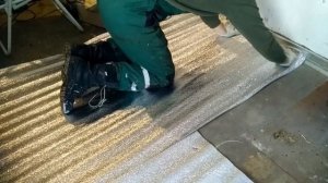 Как утеплить пол в бытовке?