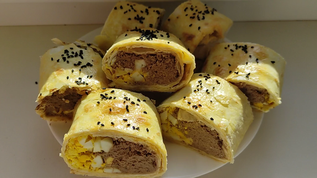 ВКУСНЫЕ, СЫТНЫЕ, БЫСТРЫЕ рулетики из куриной ПЕЧЕНИ.mp4 смотреть онлайн