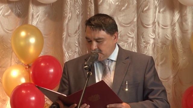 В посёлке праздник смотреть онлайн