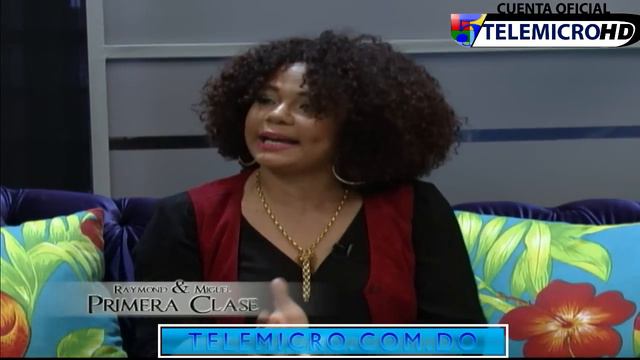 Primera Clase: Cheddy Garcia (La Mama de Humor) con Raymond & Miguel смотреть онлайн