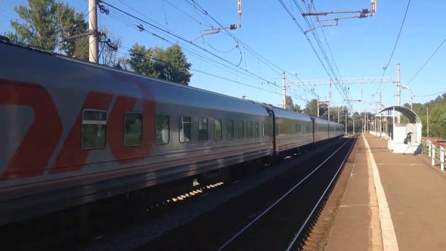 Электровоз ЭП20 со скорым поездом смотреть онлайн