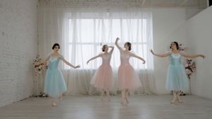 Красивый балетный Вальс.  Ballet Freemotion. П. И. Чайковский. Балет танец