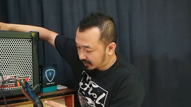 Aeroband Pocket Guitar check sound смотреть онлайн