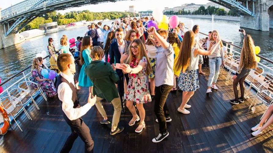 Гармонь.- Волга - Теплоход смотреть онлайн