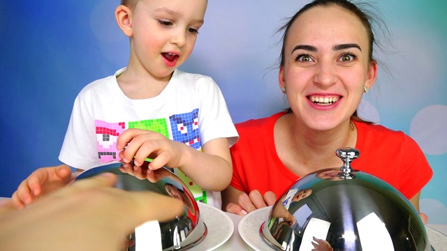 Обычная Еда против Мармелада Челлендж ! смотреть онлайн